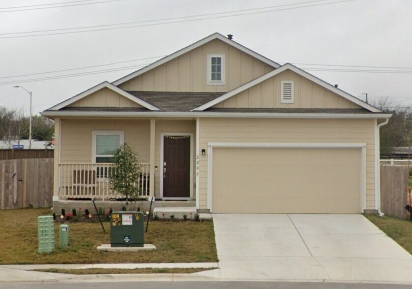 Building Photo - 2205 Forgetmenot Ln