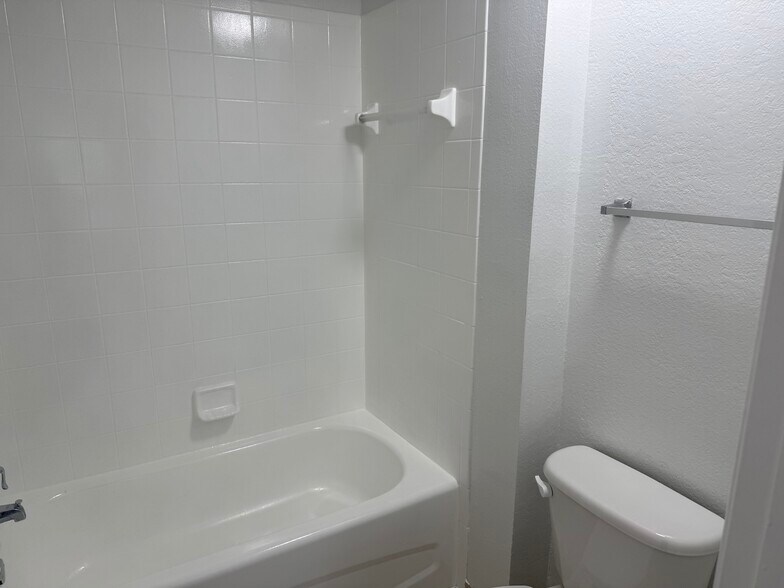 Building Photo - 8285 Ibis Club Dr