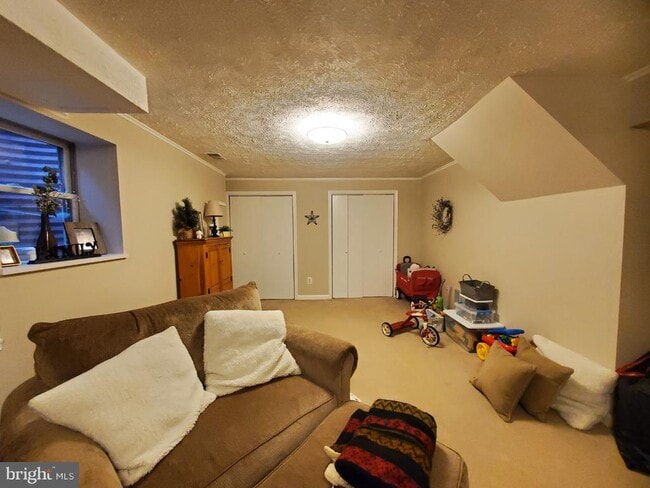 Building Photo - 8502 Lakinhurst Ln