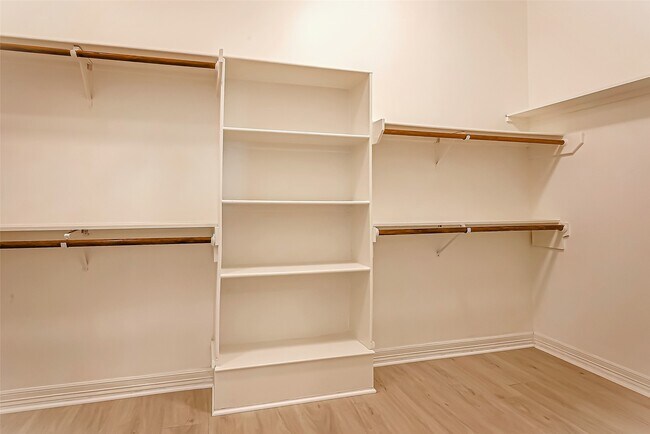 Building Photo - 16018 Conners Ace Dr