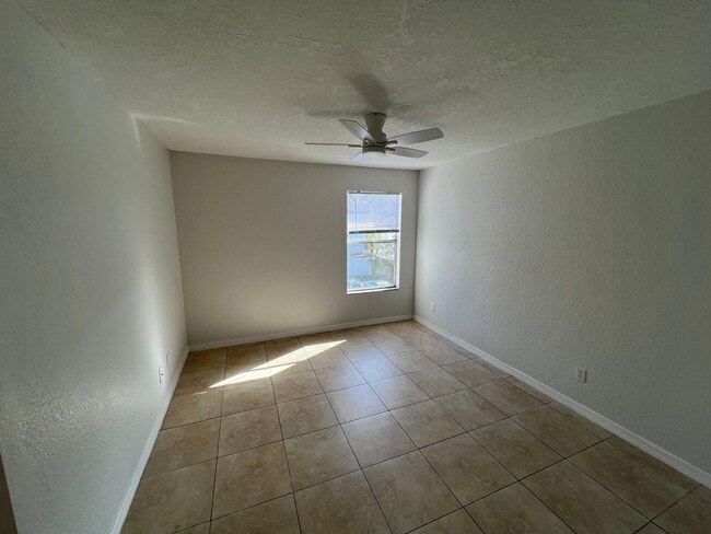Building Photo - 5168 Conroy Rd
