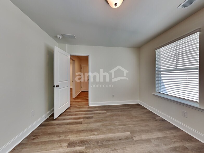 Building Photo - 1617 Lamplighter Ln