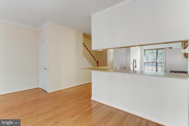 Building Photo - 7170 Westfield Ct