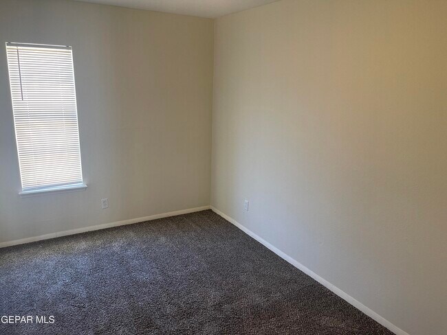 Building Photo - 10640 Cuatro Vistas Dr