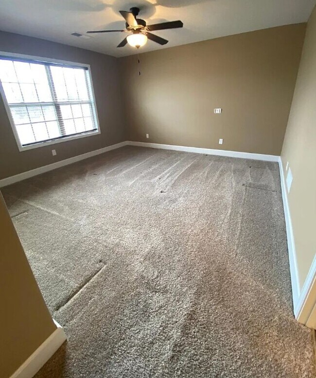 Building Photo - 3BR/2.5BA Home w/ Cul-De-Sac Lot in Platte City