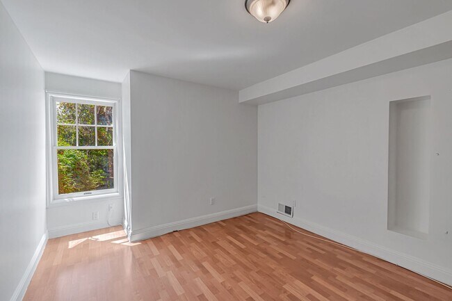 Building Photo - Charming Four Bedroom Home in Potrero Hill...