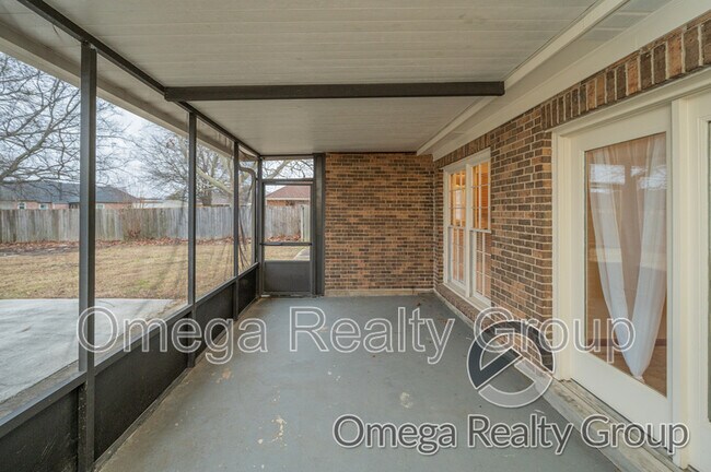 Building Photo - 6928 Cherry Creek Dr