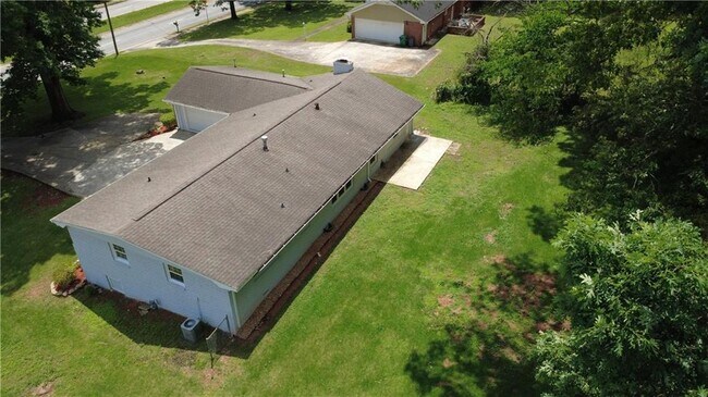 Building Photo - 2251 S Hairston Rd