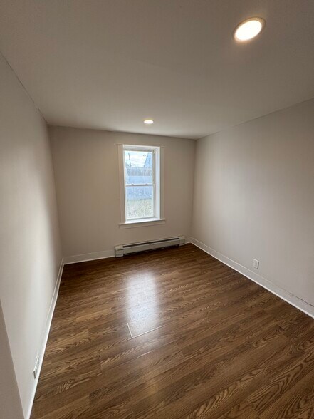 Building Photo - 26 Green Ct