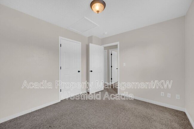 Building Photo - 25 E 2250 N