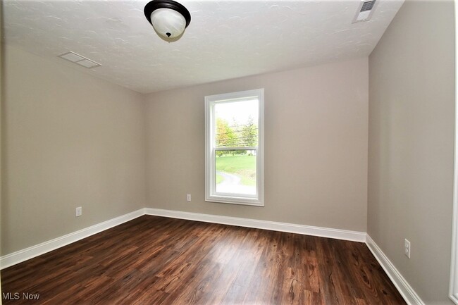 Building Photo - 7984 Chagrin Rd