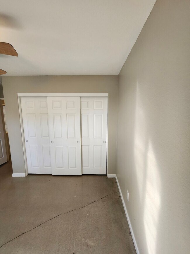 Building Photo - Charming Single-Story Home