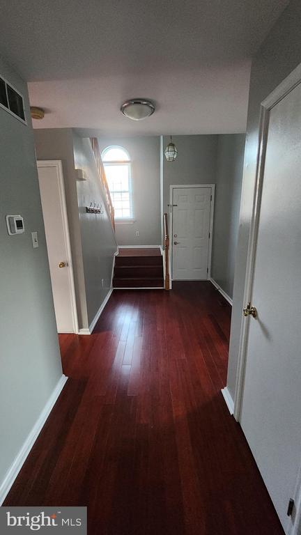 Building Photo - 500 Stratford Ct