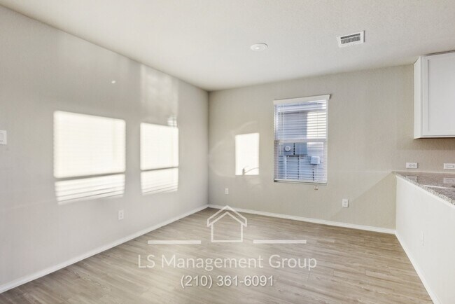Building Photo - 10546 Varmus Dr