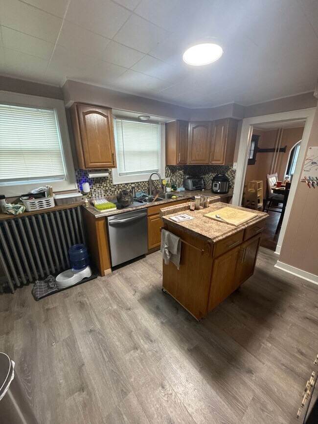 Building Photo - Charming 3BR House in Albany
