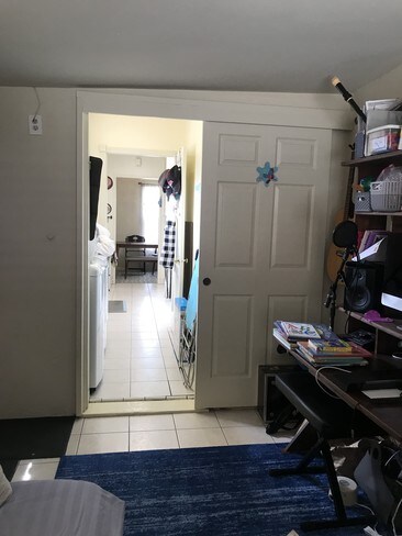 Den towards Dining area - 10773 Northgate St