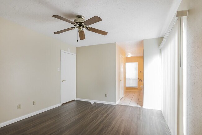 Building Photo - 11807 Gatlinburg Dr