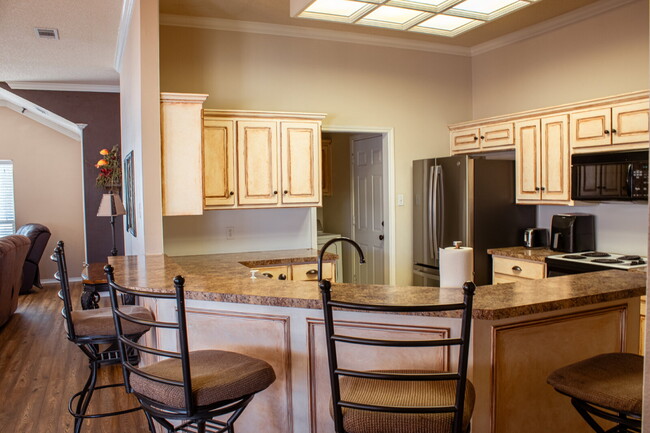 Building Photo - Charming 3 bedroom home