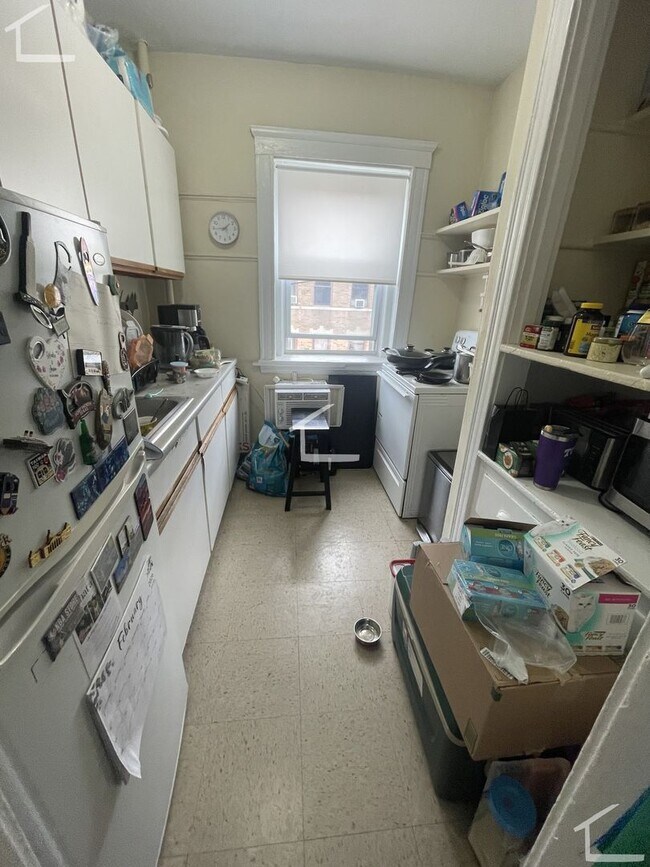 Building Photo - 9/1 No fee! Spacious 1BR in Allston near Green Line, heat inc!