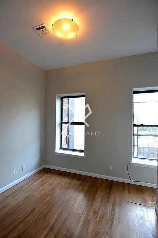 Building Photo - 2 bedroom in BROOKLYN NY 11206