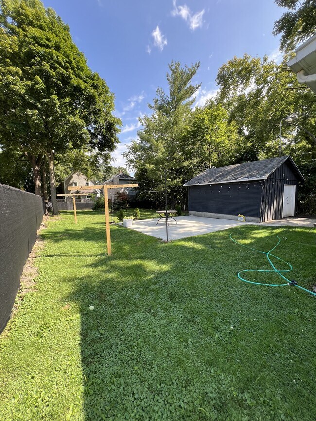 Building Photo - 236 Moores River Dr