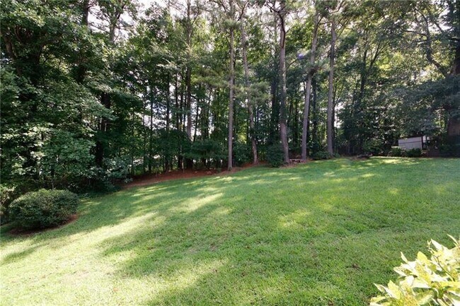 Building Photo - 840 Howard Ct SW