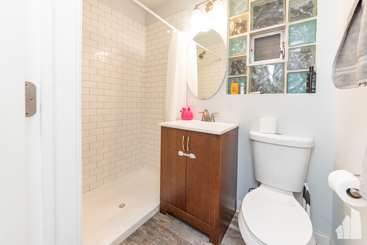 Building Photo - 2341 W Montana St