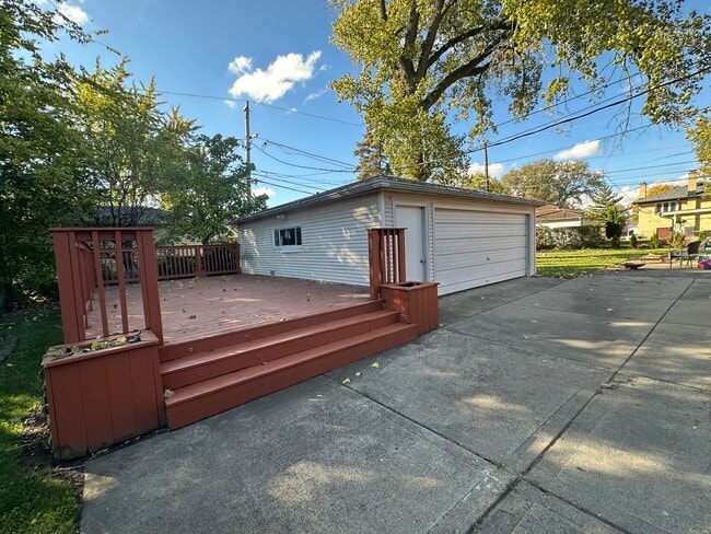 Building Photo - 3929 Jarvis Ave