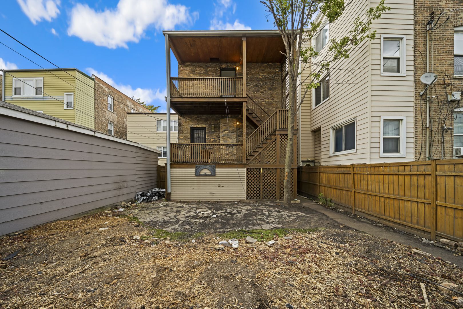 Building Photo - 2325 W Rice St