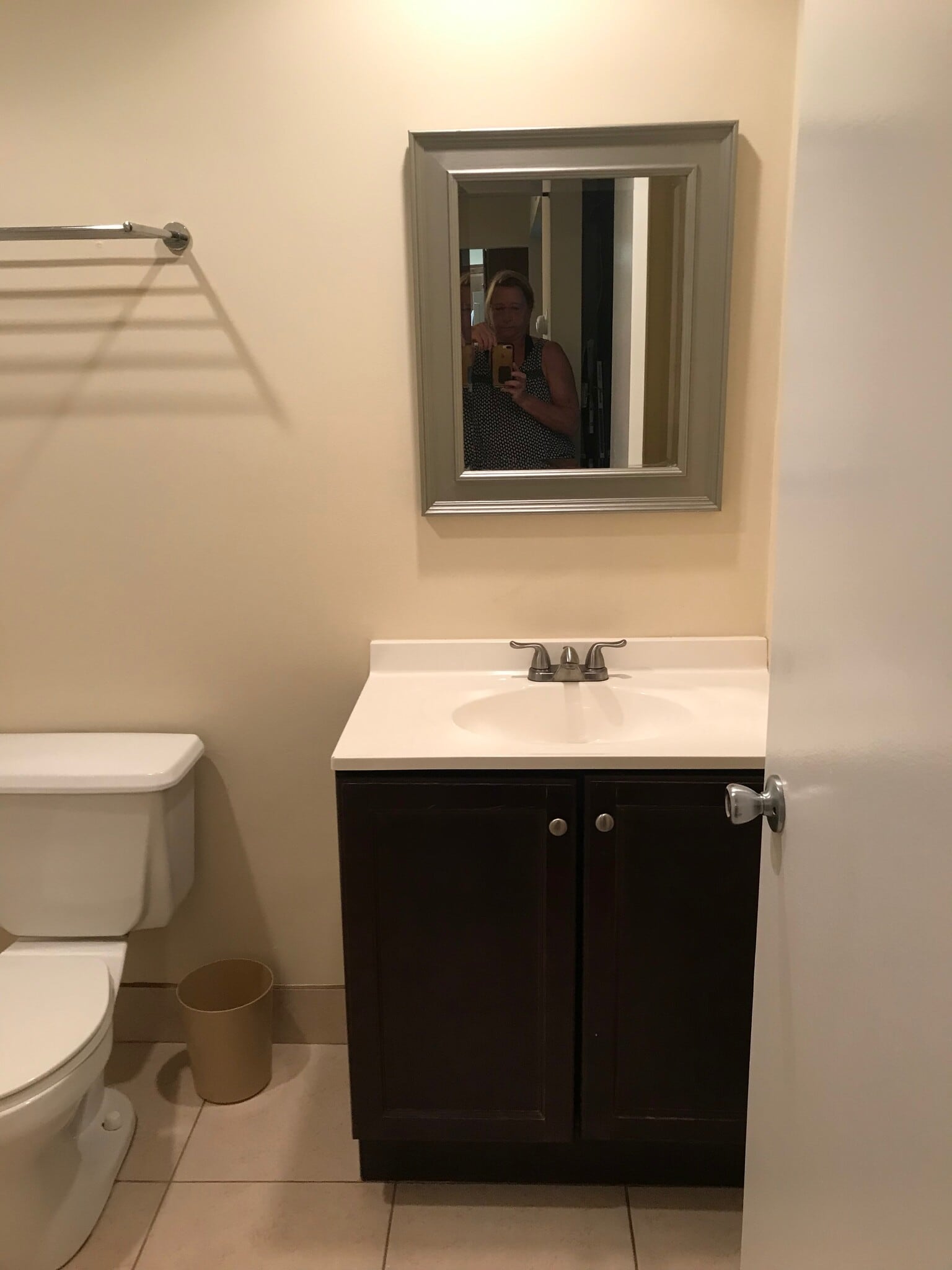 bathroom - 450 NW 20th St