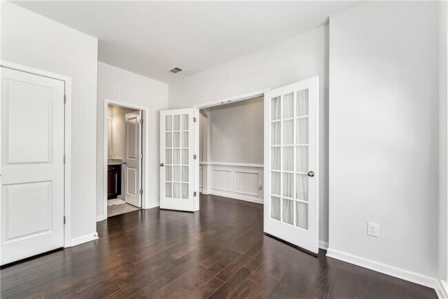 Building Photo - 850 Grove Valley Dr
