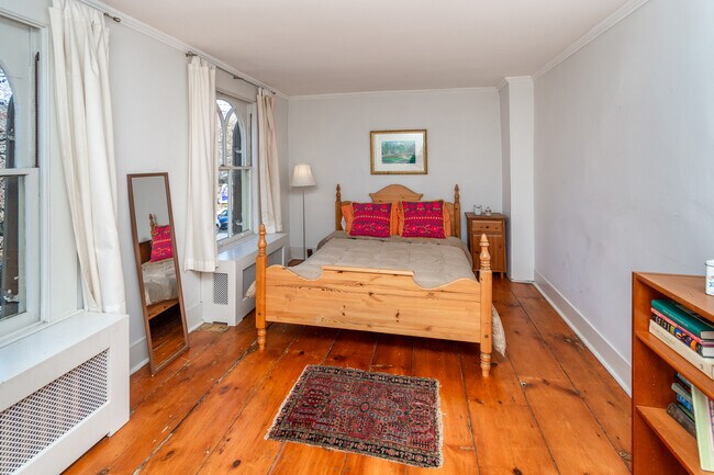 Building Photo - 45 York St