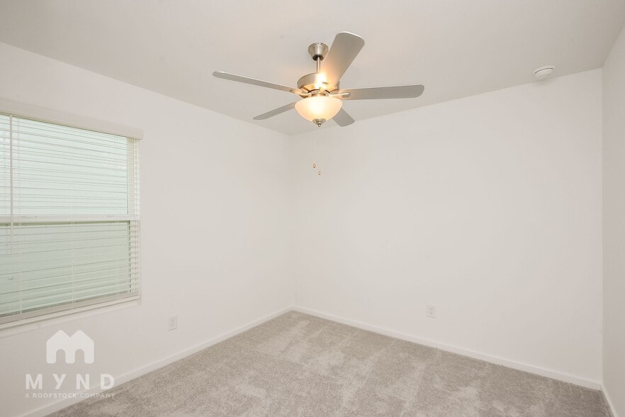 Building Photo - 2733 Mistwood Dr