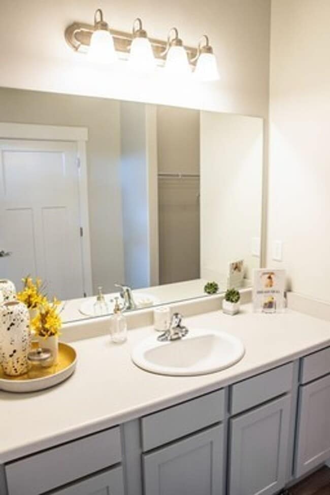 Building Photo - 3 Bed 2 Bath Condo in Lehi!!