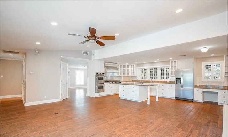 Building Photo - 2022 Elmwood Dr