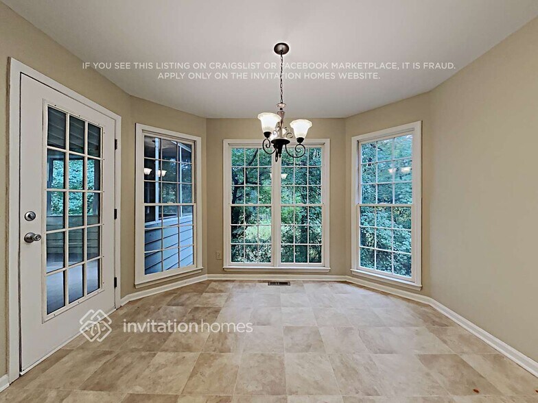 Building Photo - 611 Willow Ridge Dr NE