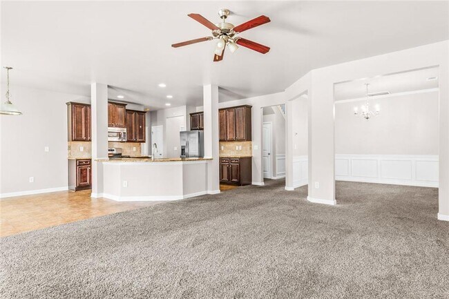 Building Photo - 419 Live Oak Pass