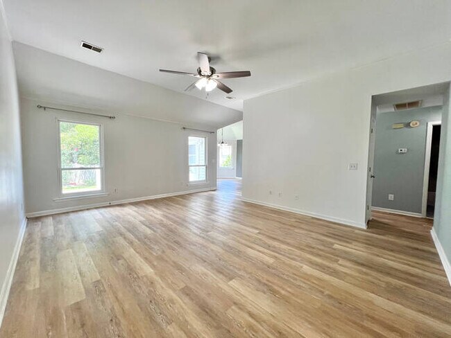 Building Photo - 104 Weatherby Ct