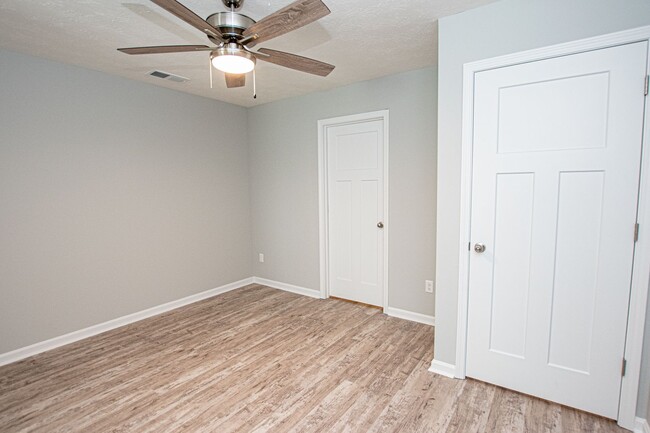 Building Photo - 412 Eagle Pointe Dr