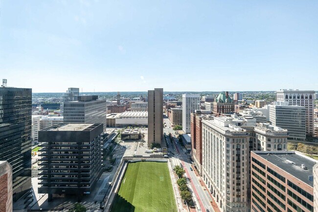 Building Photo - 10 Light St