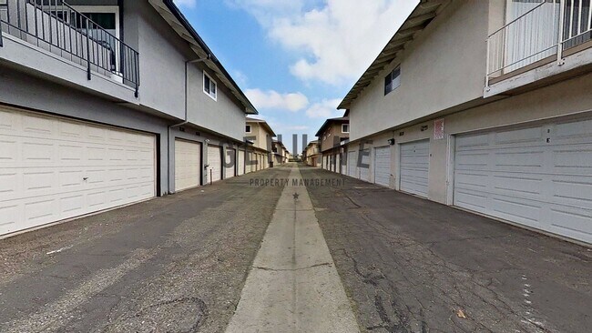 Building Photo - 17357 San Luis St