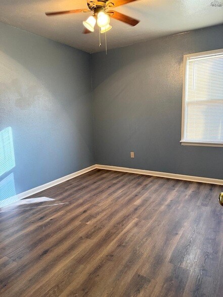 Building Photo - 1019 Harris Ln