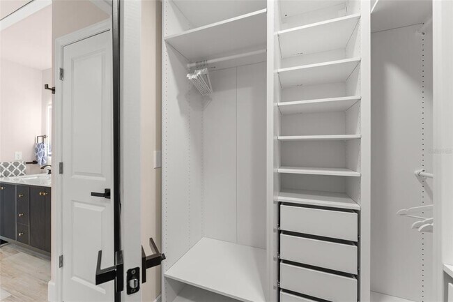 Building Photo - 5028 Autumn Ridge Ln