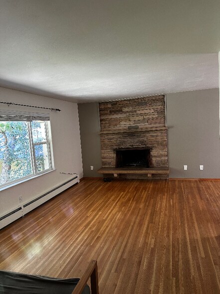Building Photo - 2052 Apple Valley Rd