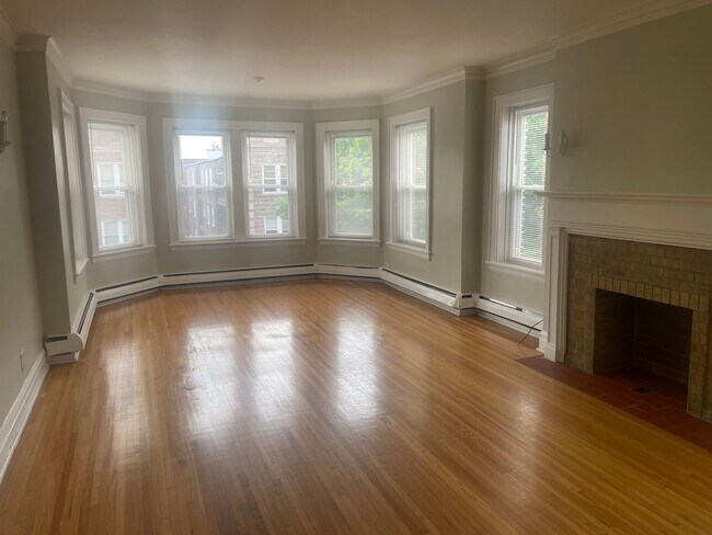 Building Photo - 4933 W Cuyler Ave