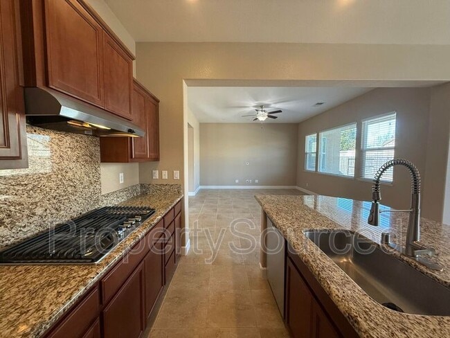 Building Photo - 1073 Kumara St