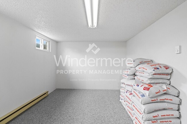 Building Photo - *** MOVE IN SPECIAL 1/2 FIRST FULL MONTH"S...
