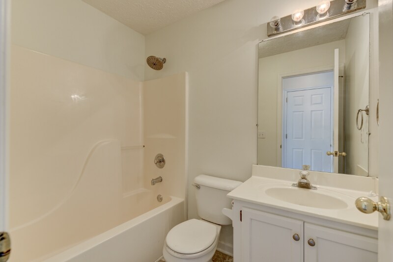 Building Photo - 1101 Pebble Creek Ct E