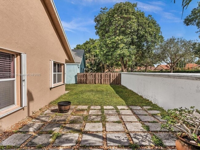 Building Photo - 2970 Myrtle Oak Cir