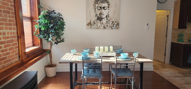 dining area - 1822 4th St NW